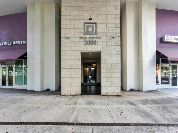 3000 Coral Way APT 1409, Miami, FL 33145