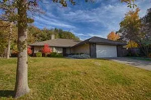 3677 Canterbury Dr photo 1