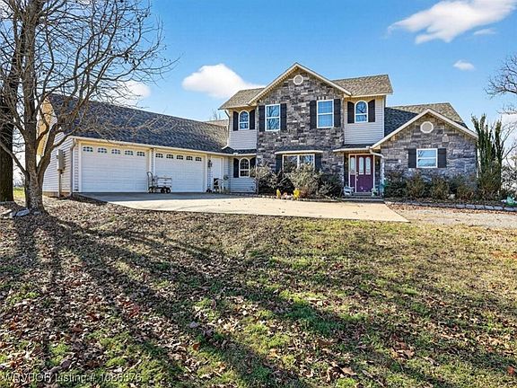 2nd image of 98 Hillcrest Dr