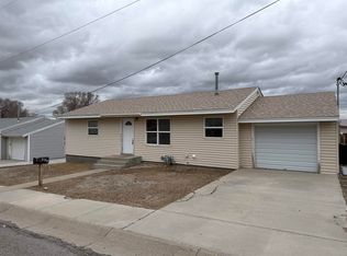 403 Utah St, Rawlins, WY 82301