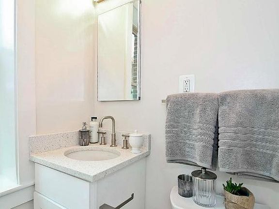 Staging photos from similar unit
