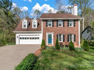 6 Southchase Dr, Fletcher, NC 28732