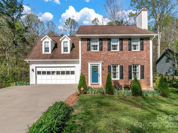 6 Southchase Dr, Fletcher, NC 28732
