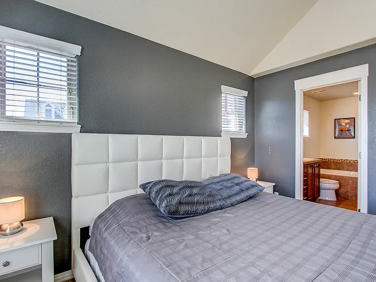 3561 Yosemite St — Photo 28