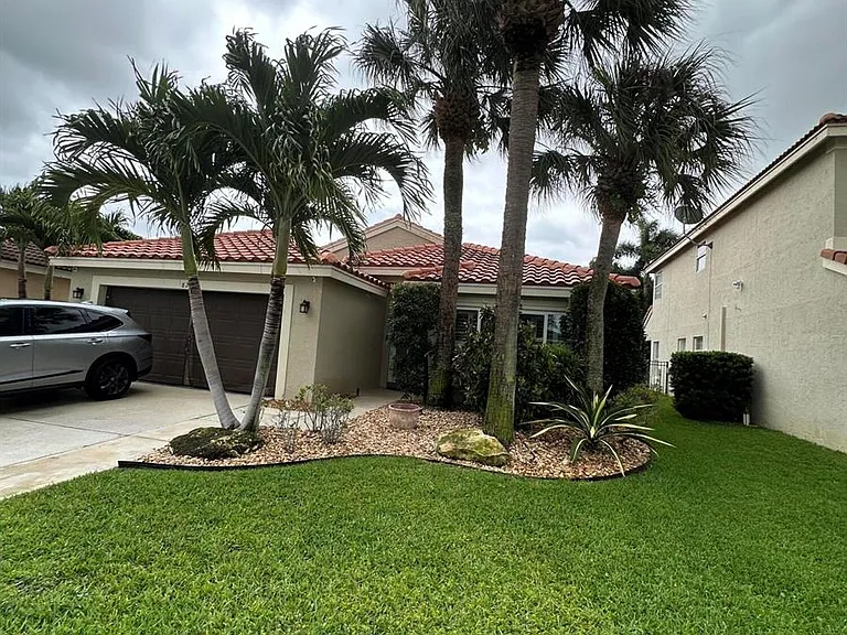 8202 White Rock Cir — Photo 1