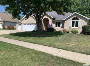 314 Breckenridge Rd, Chatham, IL 62629