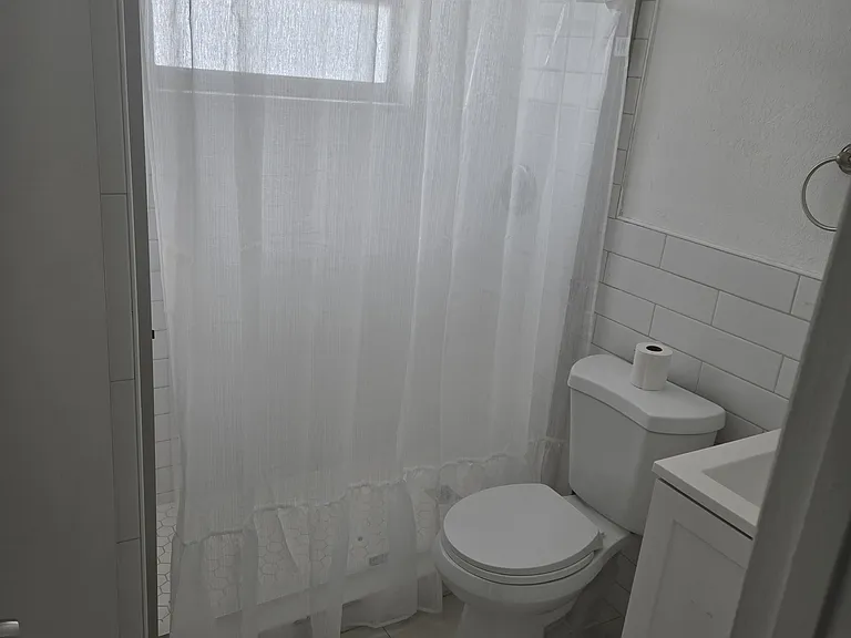 3670 SW 60th Ter #2 — Photo 5