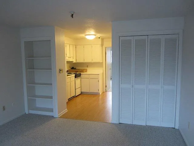 328 College St — Photo 58
