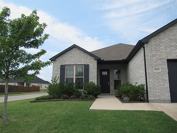 2nd image of 305 Chase Creek Dr