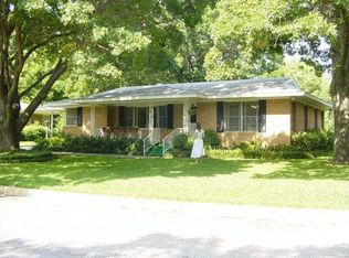 1613 Scenery Hill Rd, Fort Worth, TX 76103