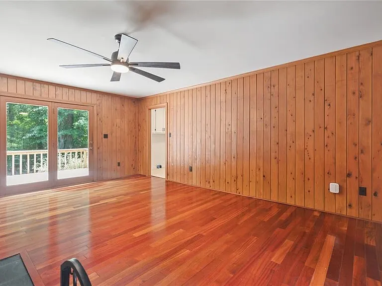 1433 Williams Cir — Photo 17