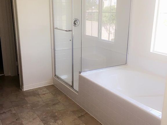 5th image of 15624 Allspice Ln