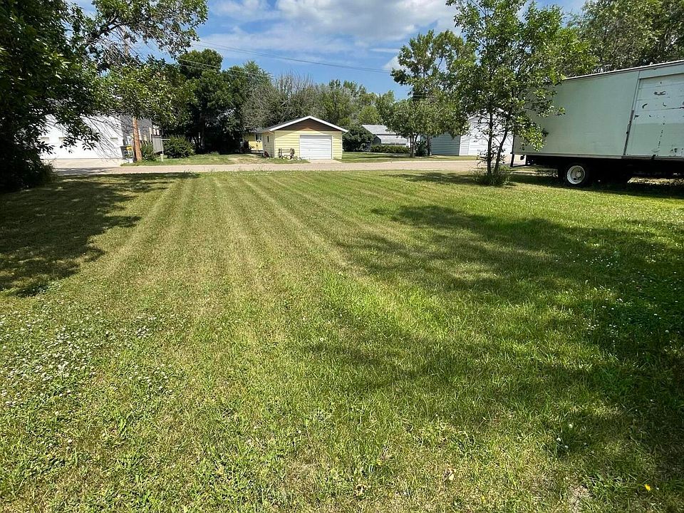 113 5th Ave SE, Crosby, ND 58730 Zillow