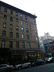 1442 First Avenue in Lenox Hill