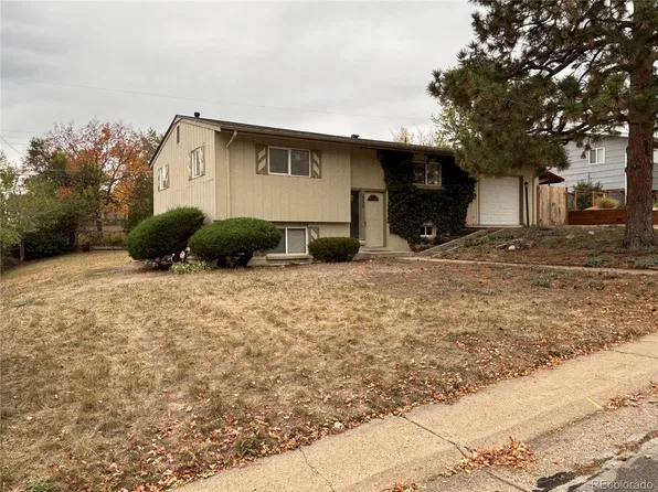 835 S Queen Way, Lakewood, CO 80226