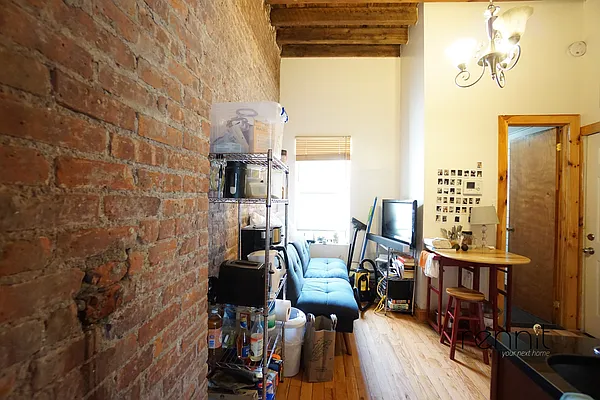 Rented by Rennit Inc. | media 3