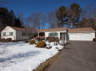 9 Devonshire Dr, Wilbraham, MA 01095