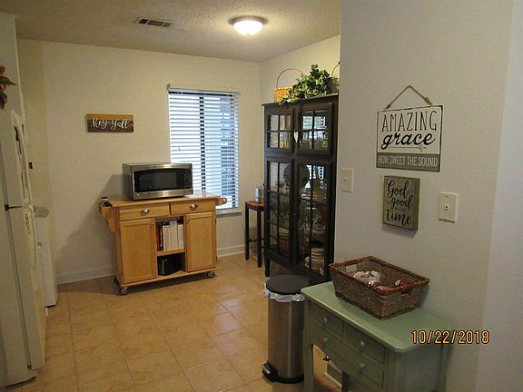 5th image of 209 Southlake Ct