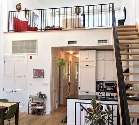 5th image of 113 Kane St APT 3B