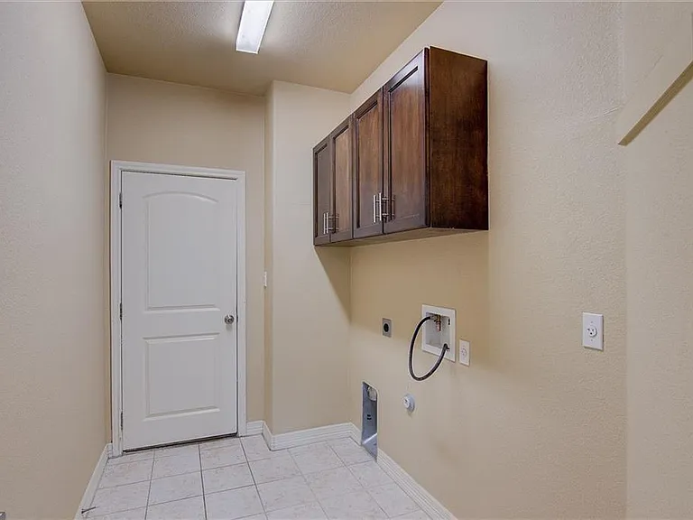 221 Geode Ln — Photo 13