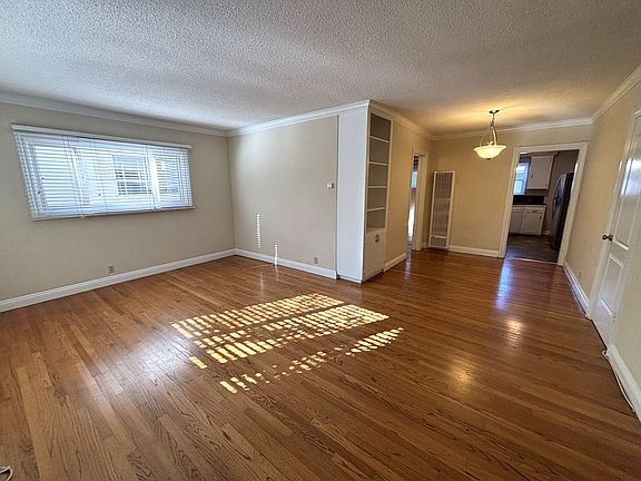 4th image of 4239 Tujunga Ave APT 6