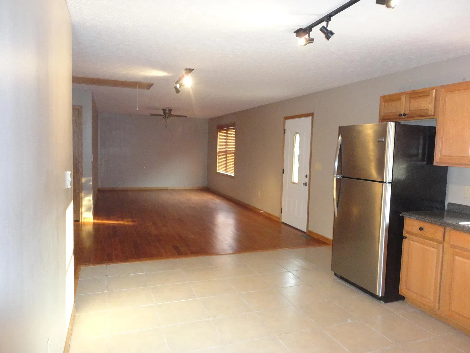 2 bed, 1000 sqft, $950 — Photo 4