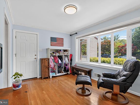 4th image of 10207 Antietam Ave