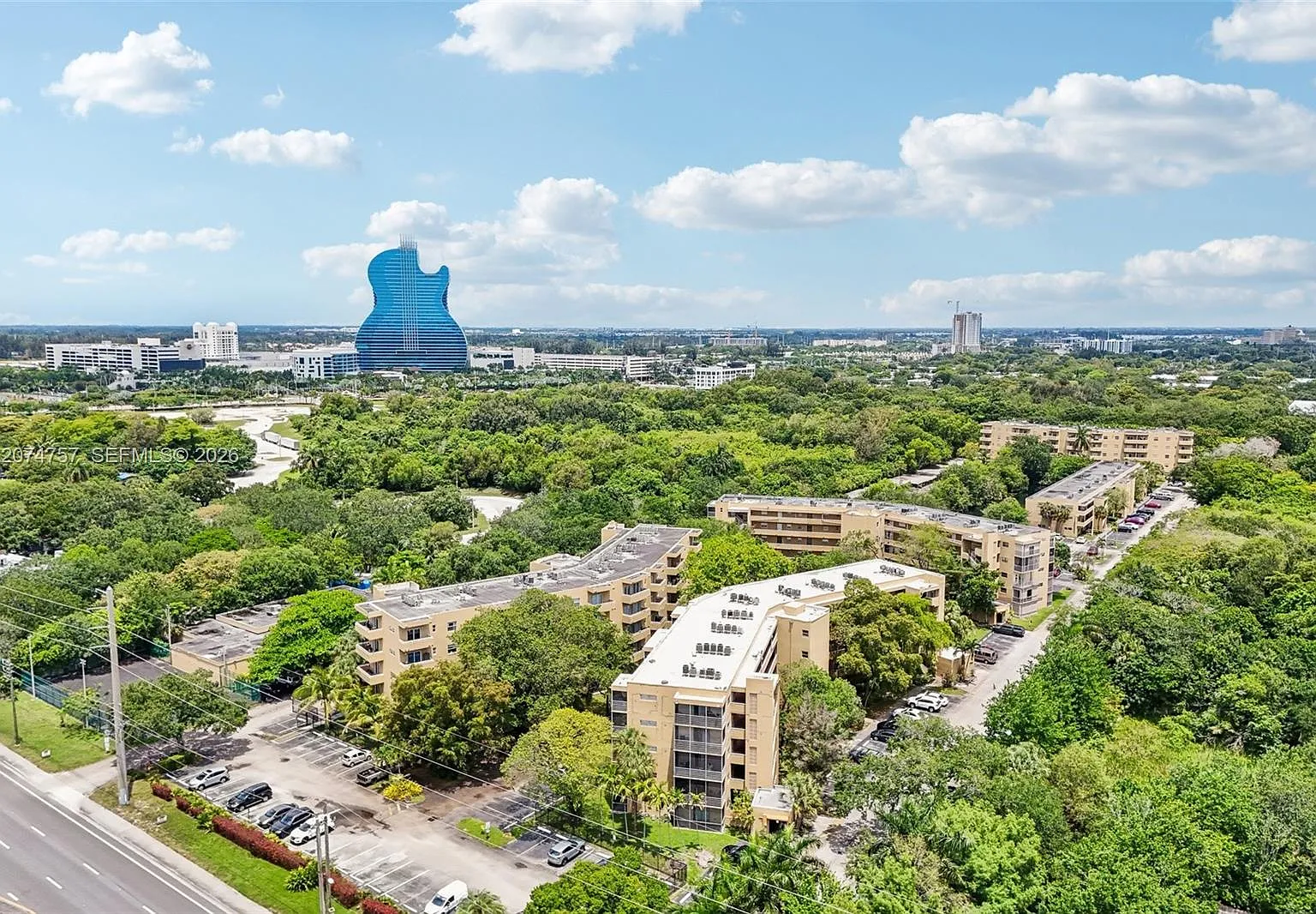Oaks Condo — Photo 1