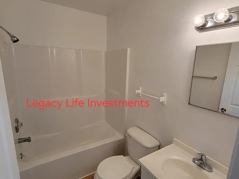 953 Irvington Rd — Photo 4