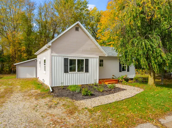 1110 N Center St, Bangor, MI 49013