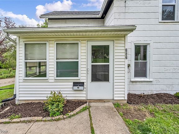 6th image of 262 E Walnut St