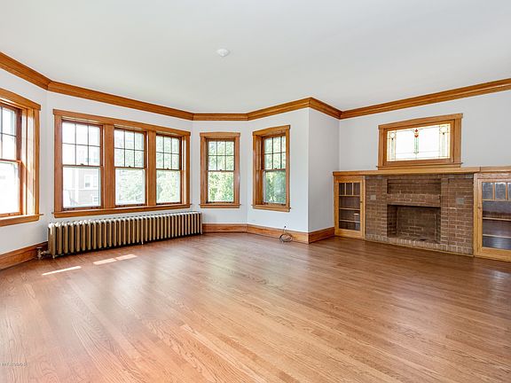 2nd image of 5745 W Windsor Ave