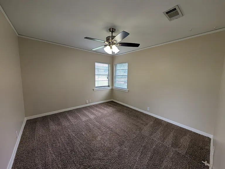 1605 Maple Dr — Photo 8