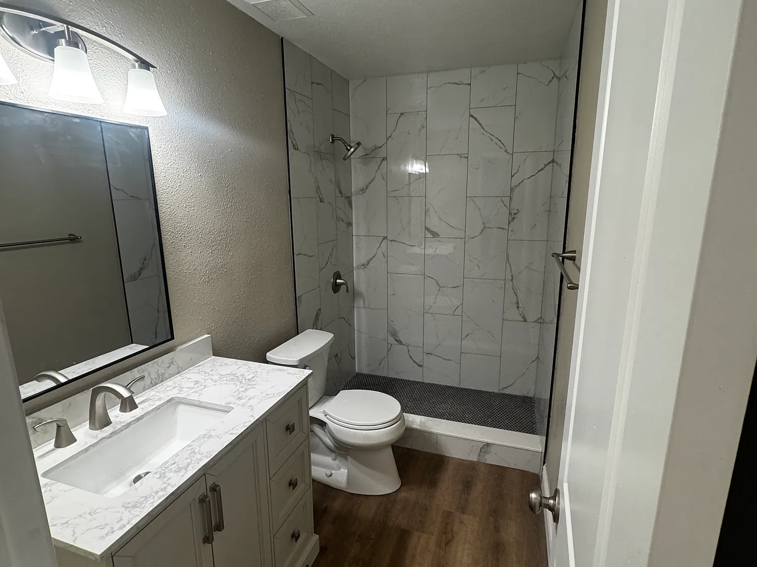2 bed, 900 sqft, $1,300 — Photo 4