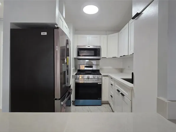 2465 Kuhio Ave #706, Honolulu, HI 96815