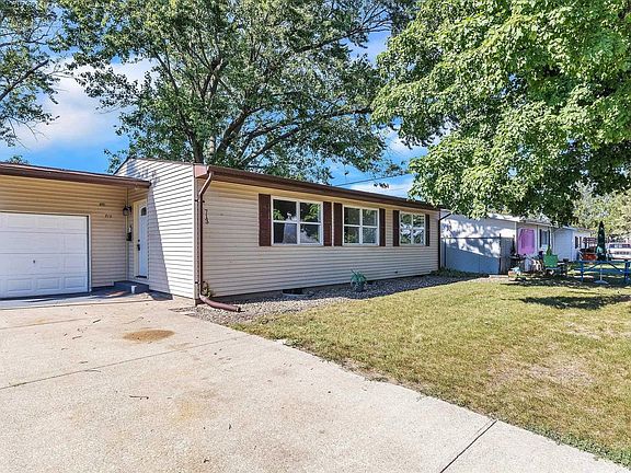 2nd image of 713 Sylvan Ln