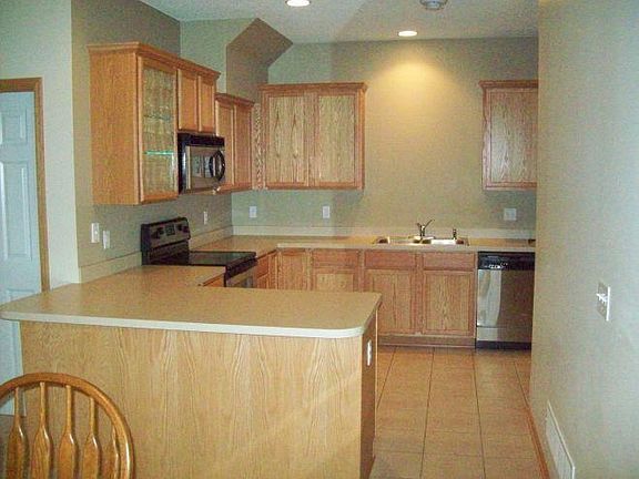 2nd image of 6646 Linwood Dr NE