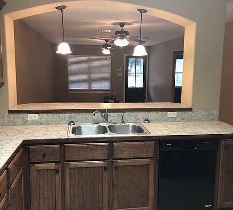 5th image of 3815 Janet Ln