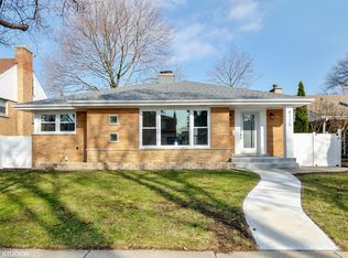 8125 Kilbourn Ave, Skokie, IL 60076