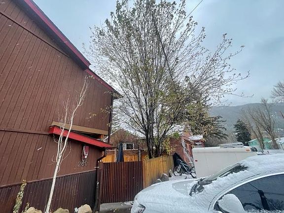 3rd image of 260 S Glenwood St