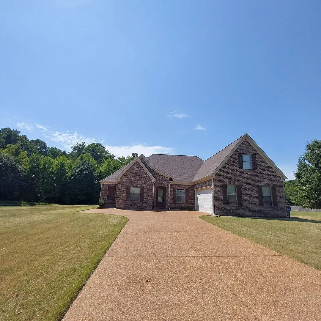Welcome to 5285 Hurt Rd! — Photo 1