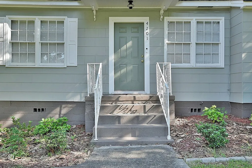 3 bed, 1332 sqft, $1,600 — Photo 2
