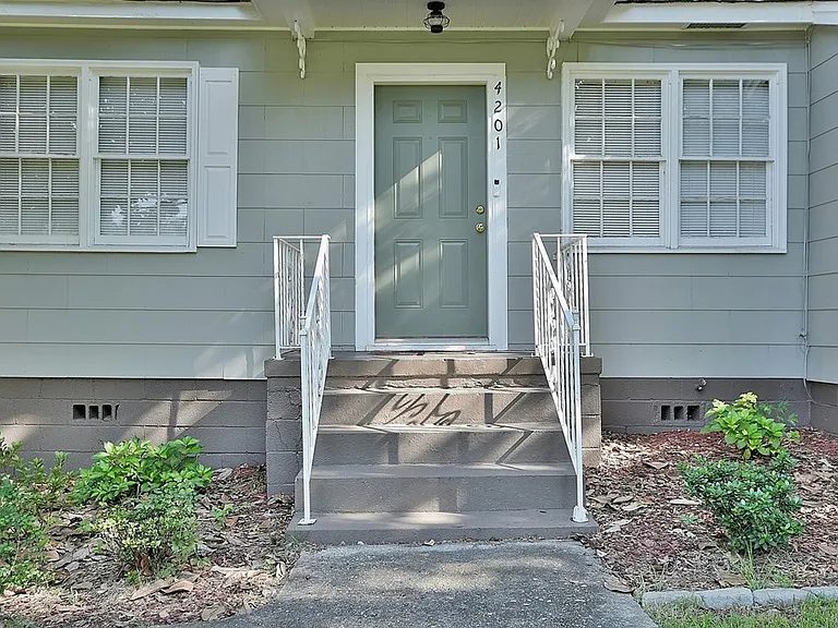 4201 Forrest Rd — Photo 2