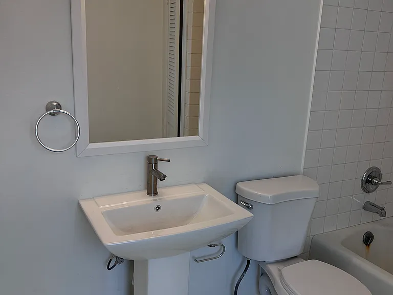 215 Lexington Ave #2A — Photo 4