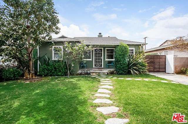 1st image of 2543 Barry Ave