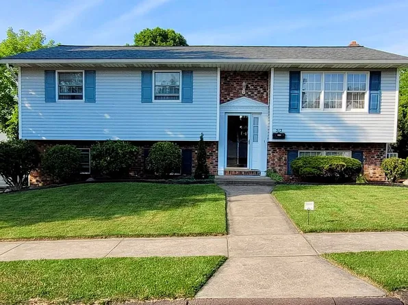 513 Thomas Dr, Dunmore, PA 18512