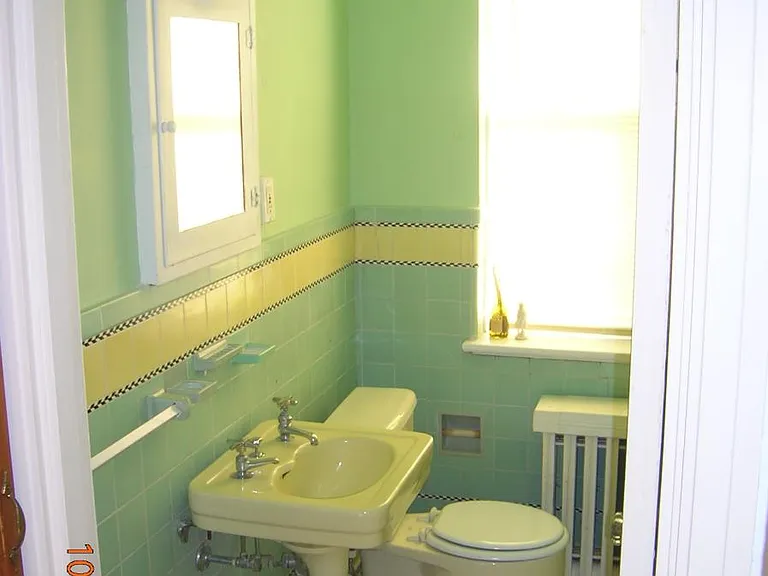 42 Academy Ave — Photo 2
