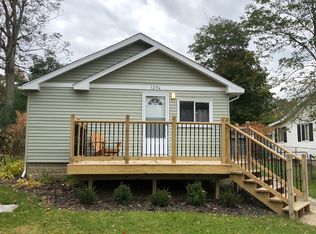 1274 Round Lake Rd, White Lake, MI 48386