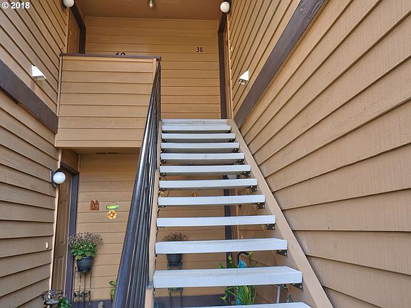2nd image of 607 SE 121st Ave #38