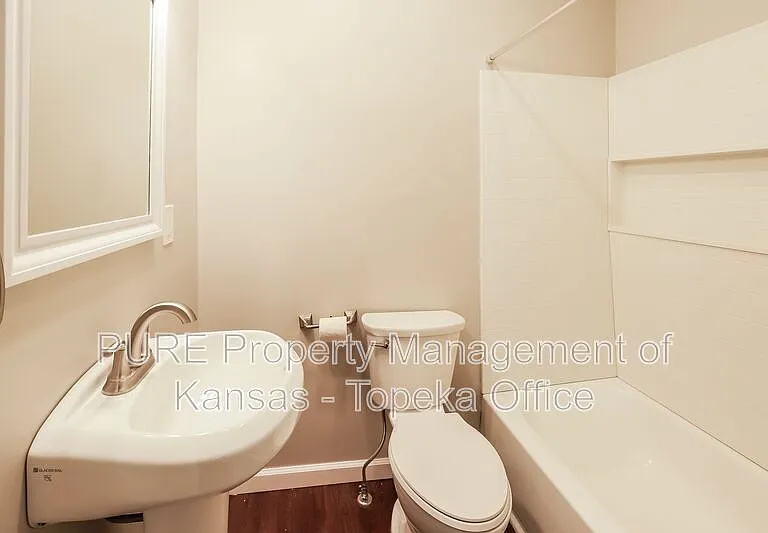 1016 SW College Ave — Photo 19